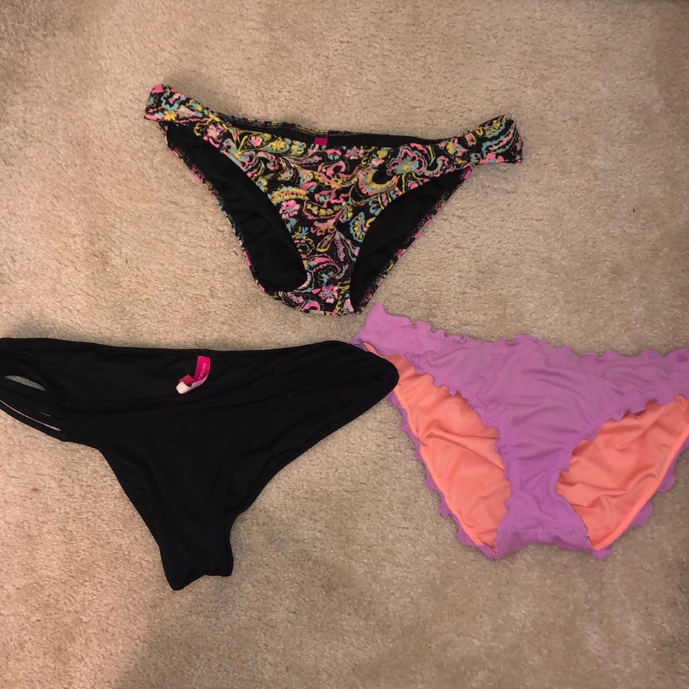 Victoria’s Secret bikini bottoms.